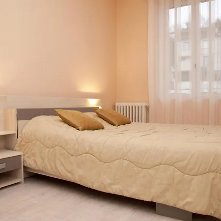 Joli Avec Vue, Ideal Pour Votre Cure アパート ロワイヤ