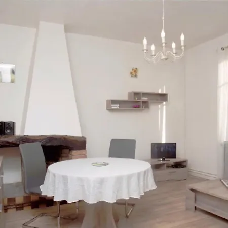 Joli Avec Vue, Ideal Pour Votre Cure *